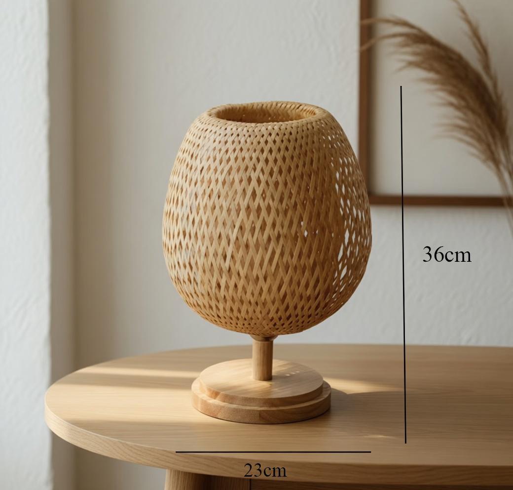 Lampe bambou tressé H36cm Ø23cm base bois japandi shadow art E27 CE – Atelier Fancy Light