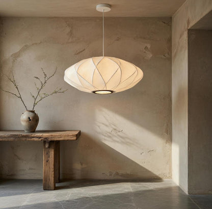 Suspension soie naturelle cocon ovale texture artisanale matière organique Wabi-Sabi – Atelier Fancy Light